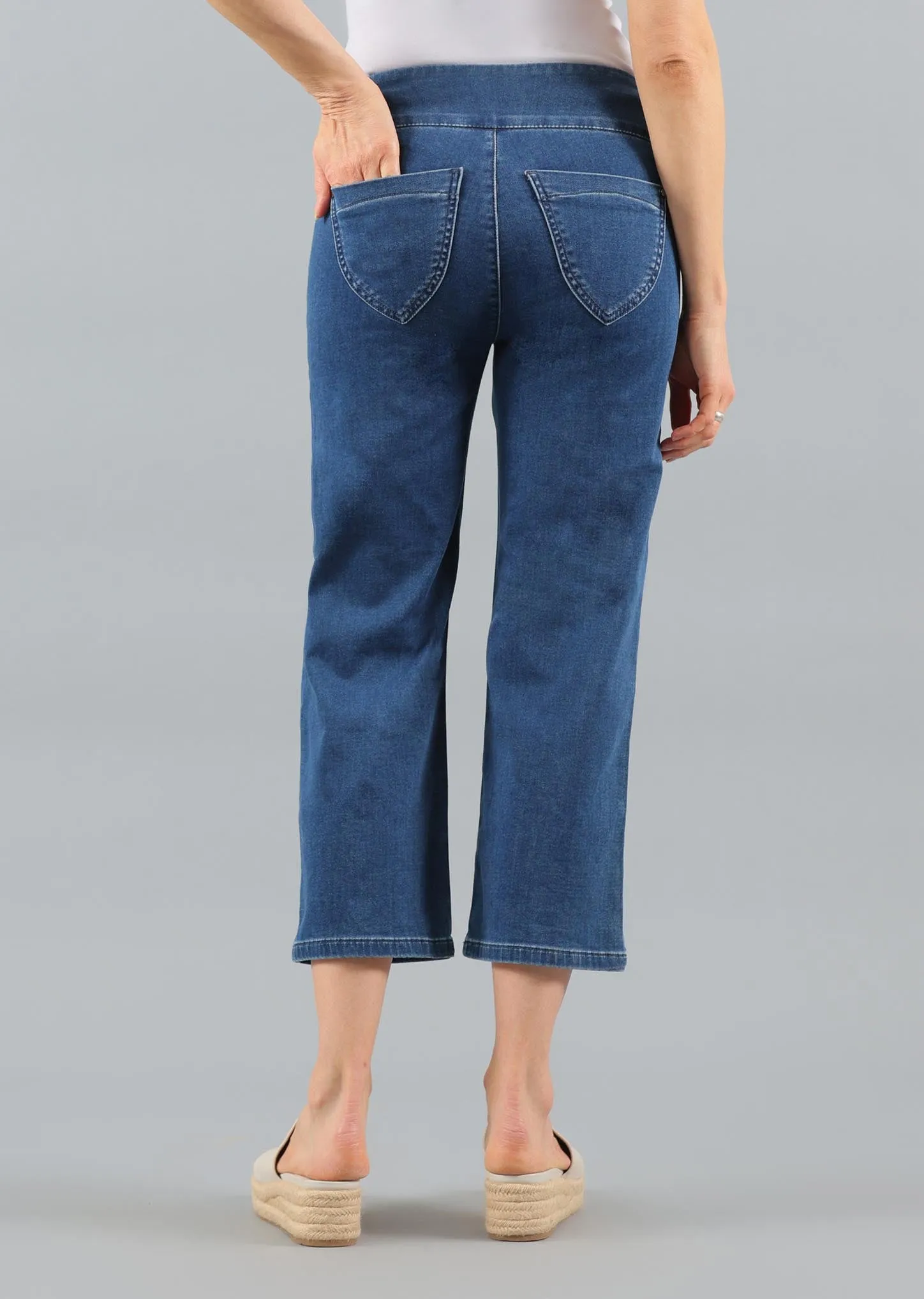 Straight Leg Crop Jeans