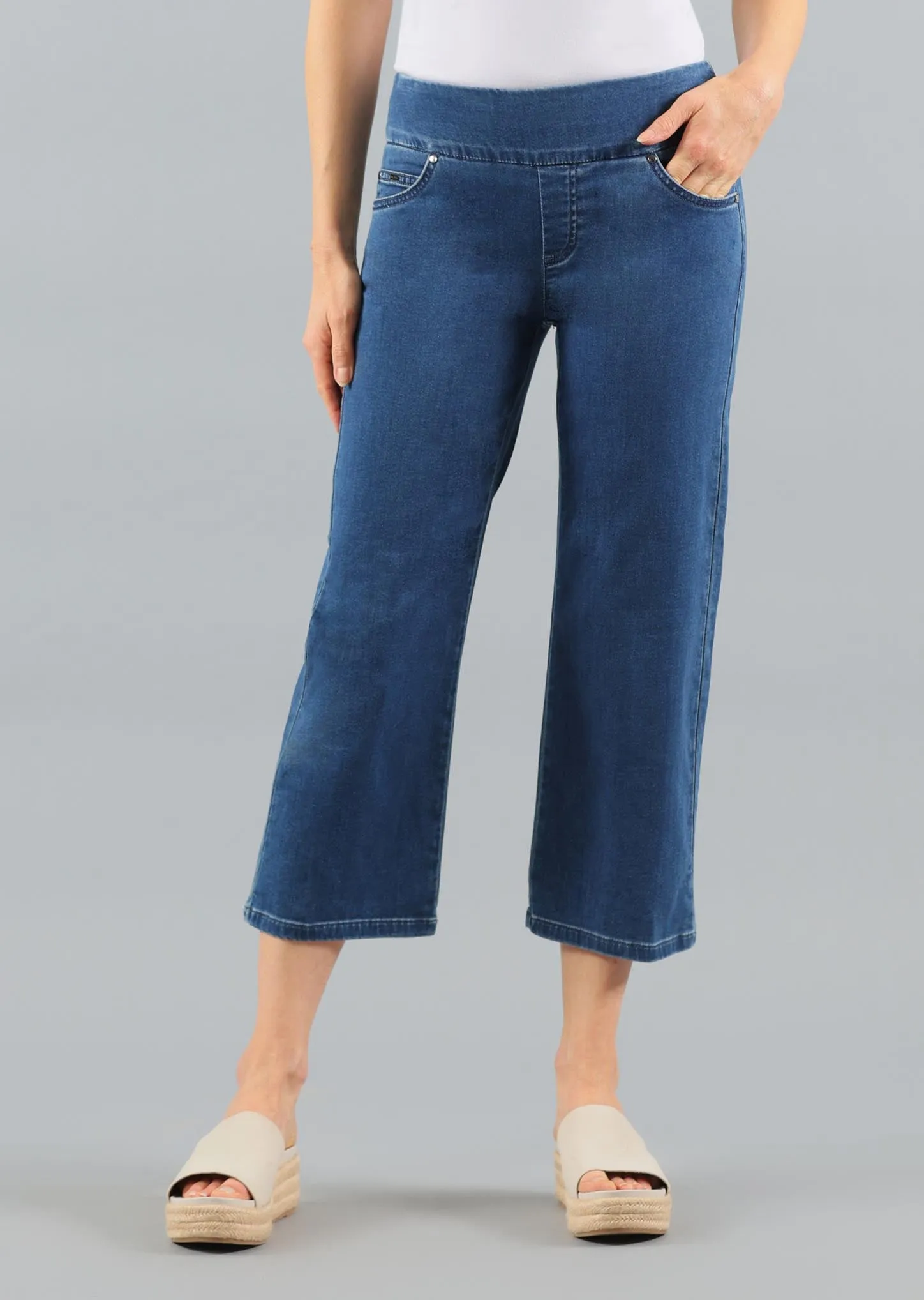 Straight Leg Crop Jeans
